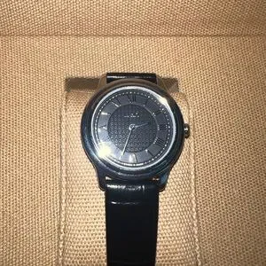 Fendu Cuir Véritable Watch Fendi | Accessories | Fendu Cuir Vritable Watch | Poshmark main image 3